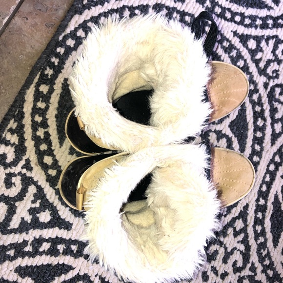 Sorel boots - Picture 3 of 5